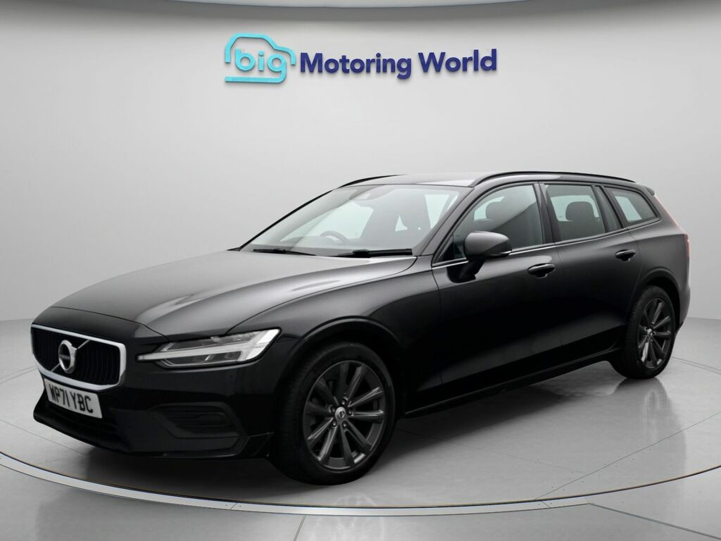 Volvo V60 Momentum Black #3