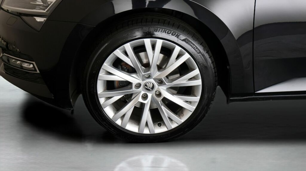 Skoda Superb Skoda Estate 1.5 Tsi Se L Dsg Black #18