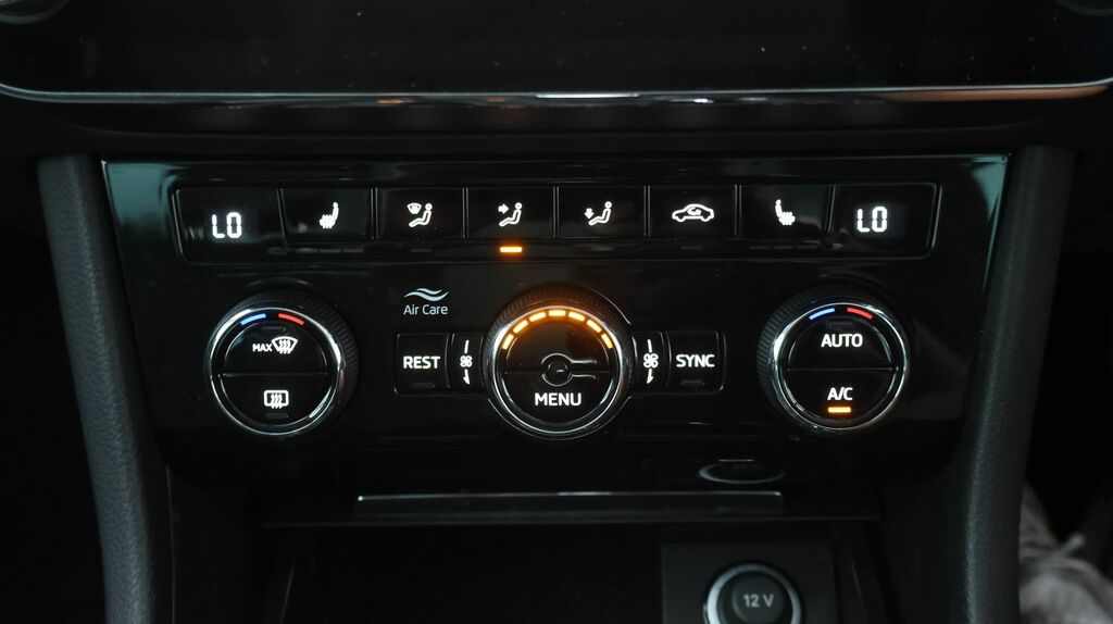 Skoda Superb Skoda Estate 1.5 Tsi Se L Dsg Black #12