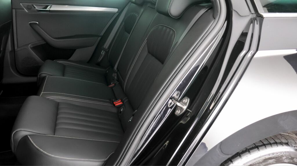 Skoda Superb Skoda Estate 1.5 Tsi Se L Dsg Black #16