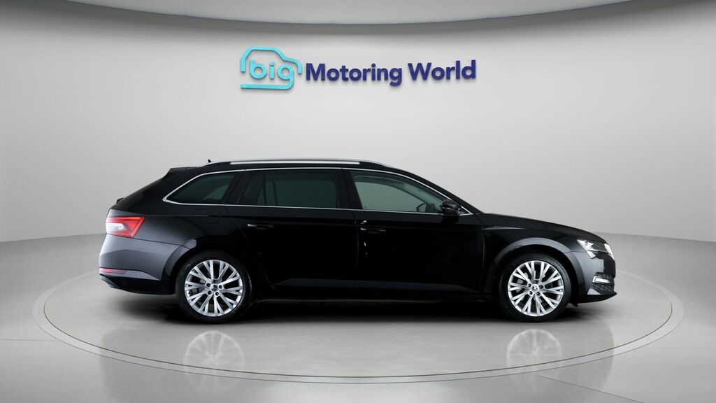 Skoda Superb Skoda Estate 1.5 Tsi Se L Dsg Black #8