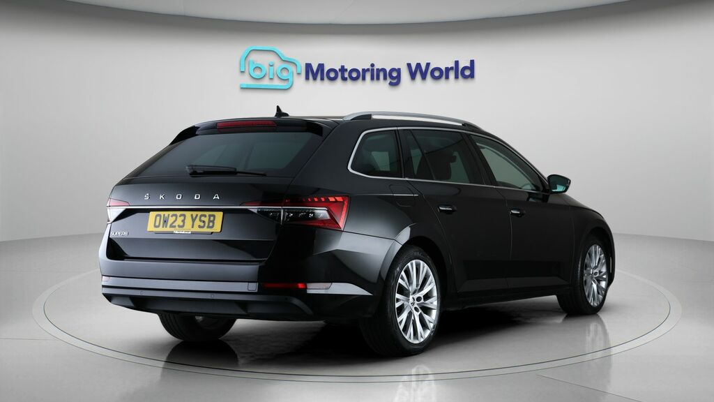 Skoda Superb Skoda Estate 1.5 Tsi Se L Dsg Black #7