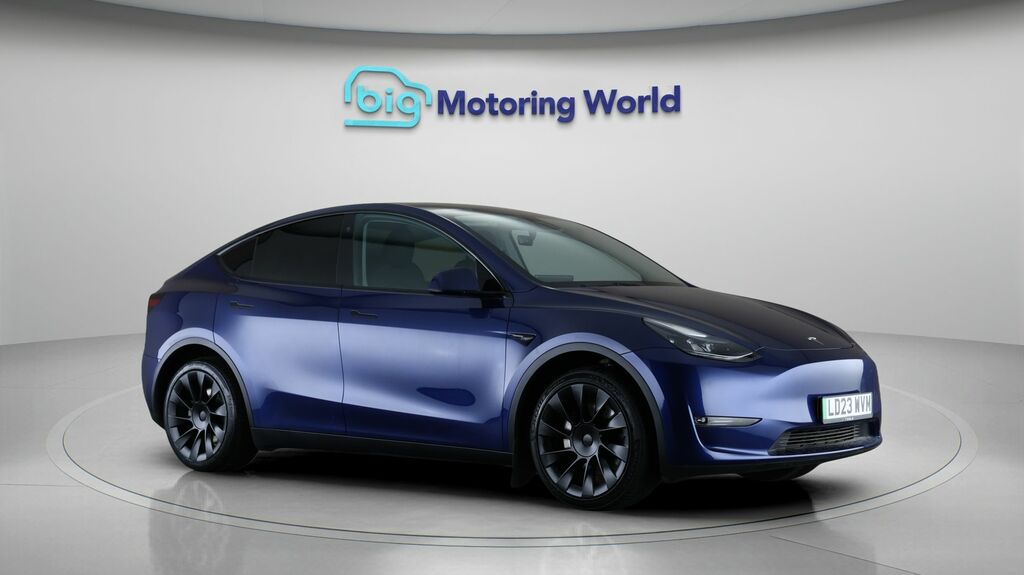 Tesla Model Y Long Range Blue