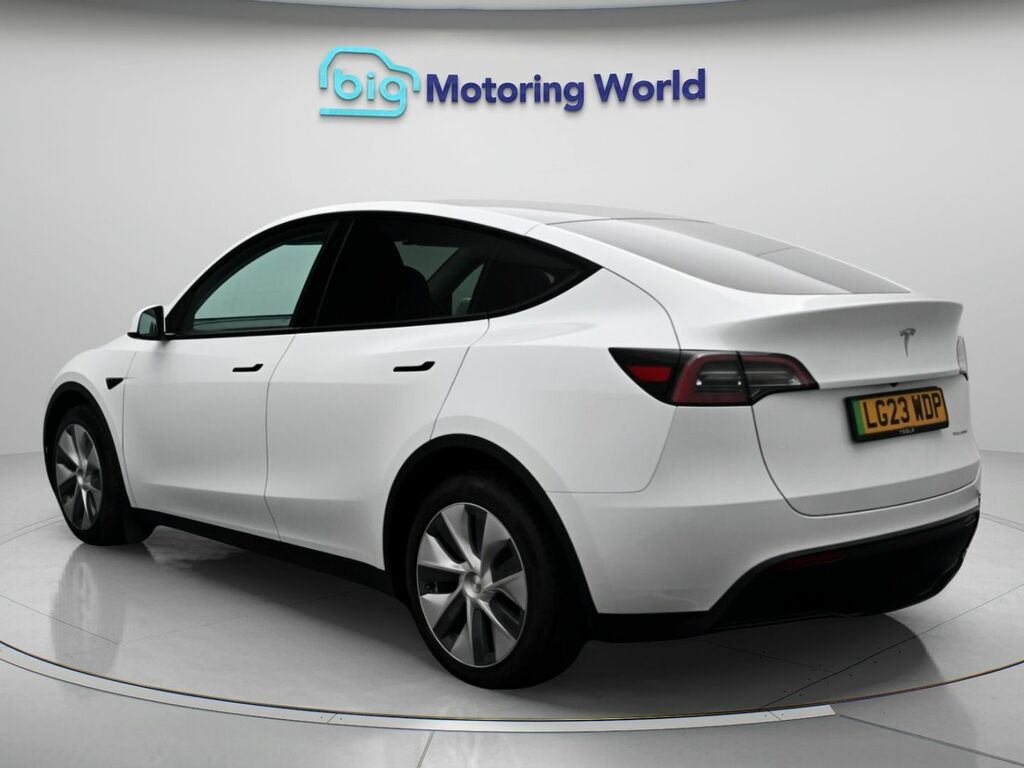 Tesla Model Y Long Range LG23WDP White #5