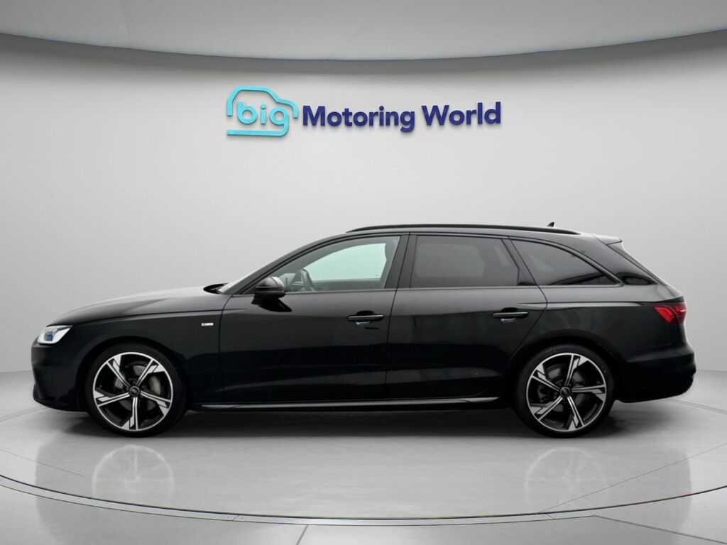 Audi A4 Avant Black Edition Black #4