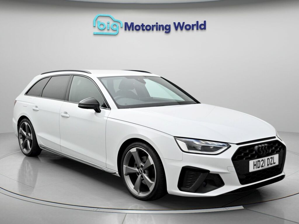 Audi A4 Avant Black Edition White