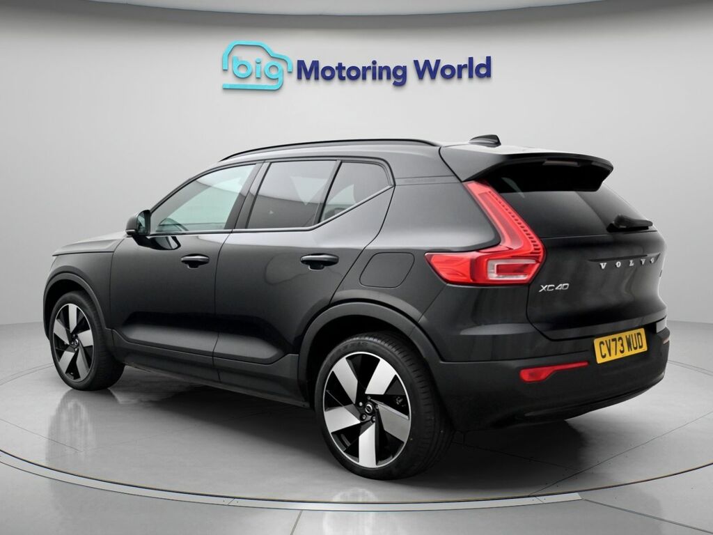 Volvo XC40 Plus Black #5