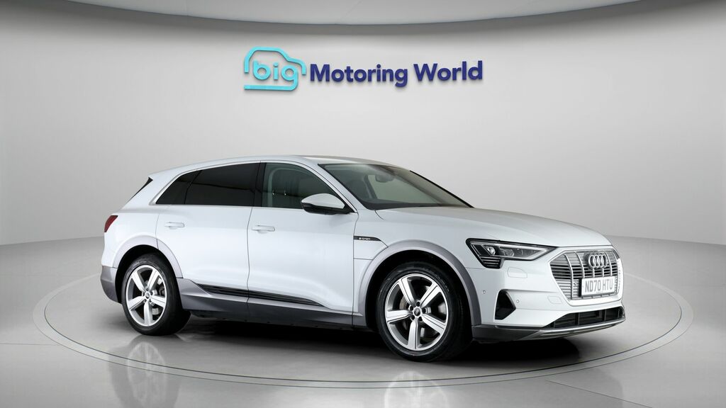 Audi E-tron Technik White
