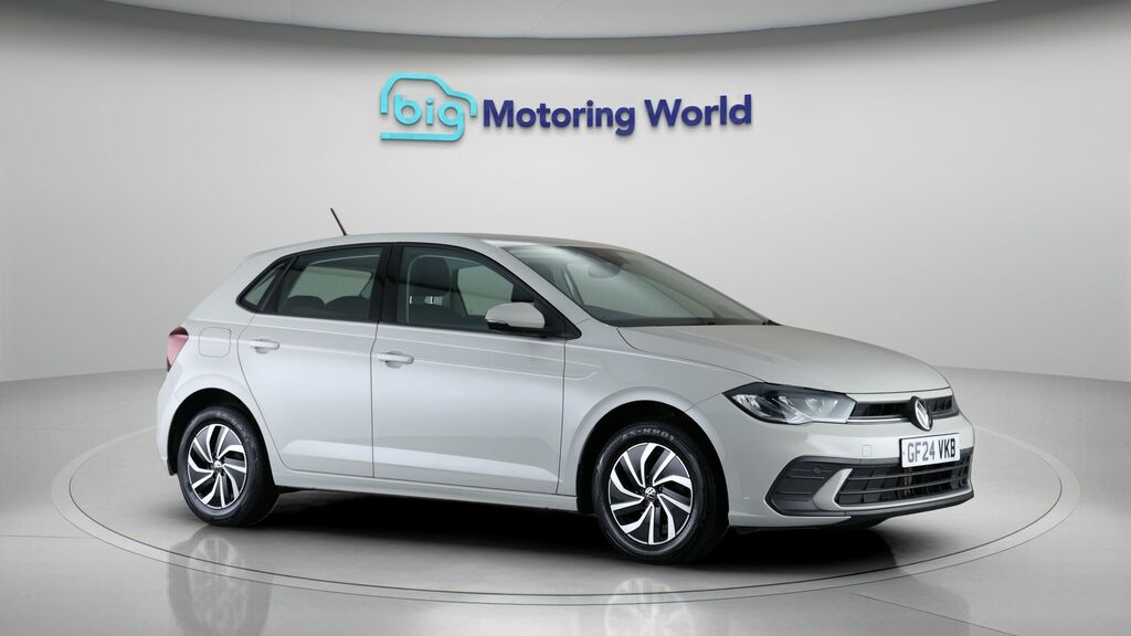 Volkswagen Polo 1.0 Tsi 115Ps R-line Dsg 17 Bergamo Alloys Silver #1