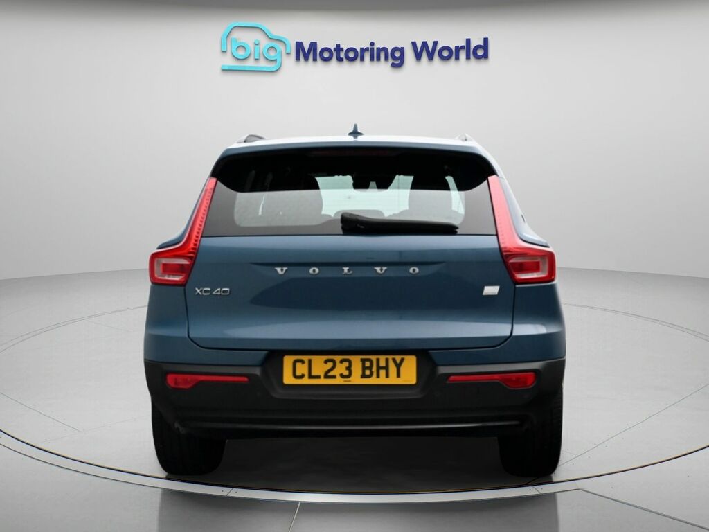 Volvo XC40 Plus Blue #6