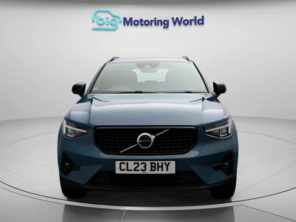 Volvo XC40 Plus Blue #2