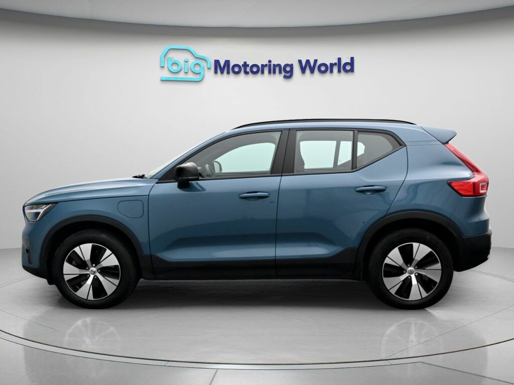 Volvo XC40 Plus Blue #4