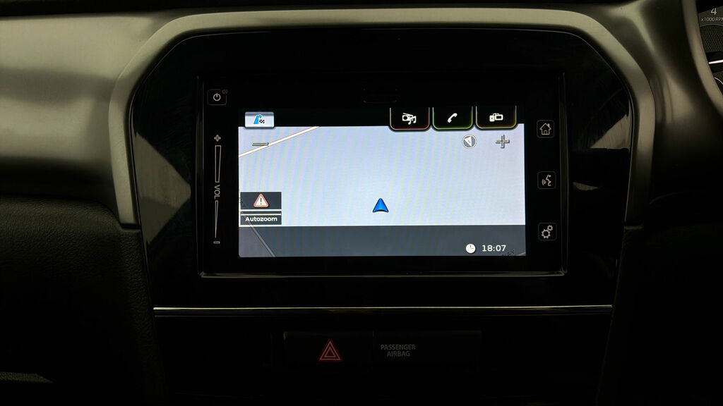 Suzuki Vitara Sz-t LO23VCJ White #2