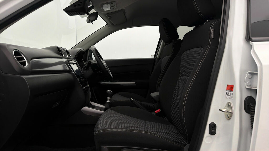 Suzuki Vitara Sz-t LO23VCJ White #5