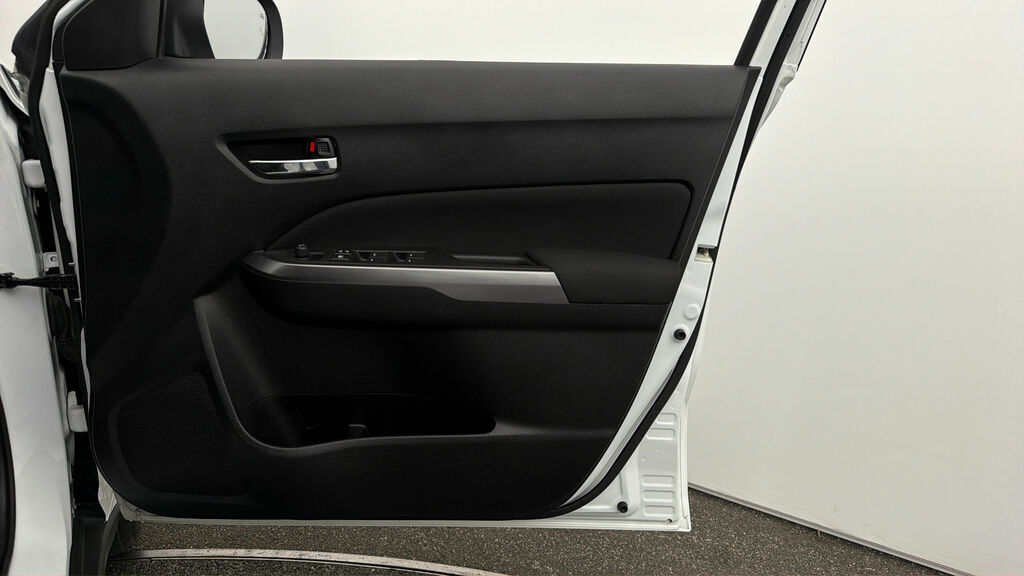 Suzuki Vitara Sz-t LO23VCJ White #6