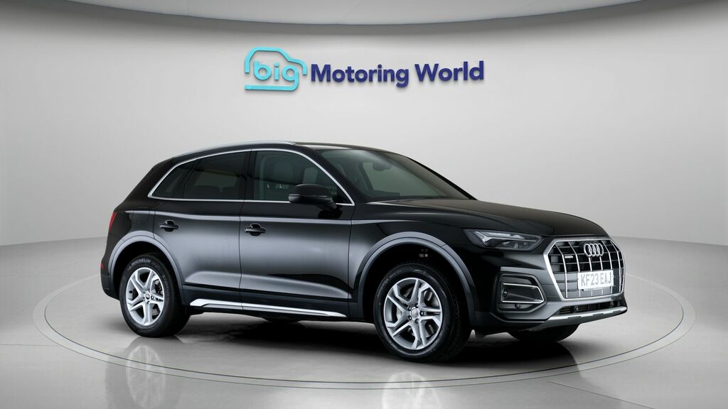 Audi Q5 Sport Black