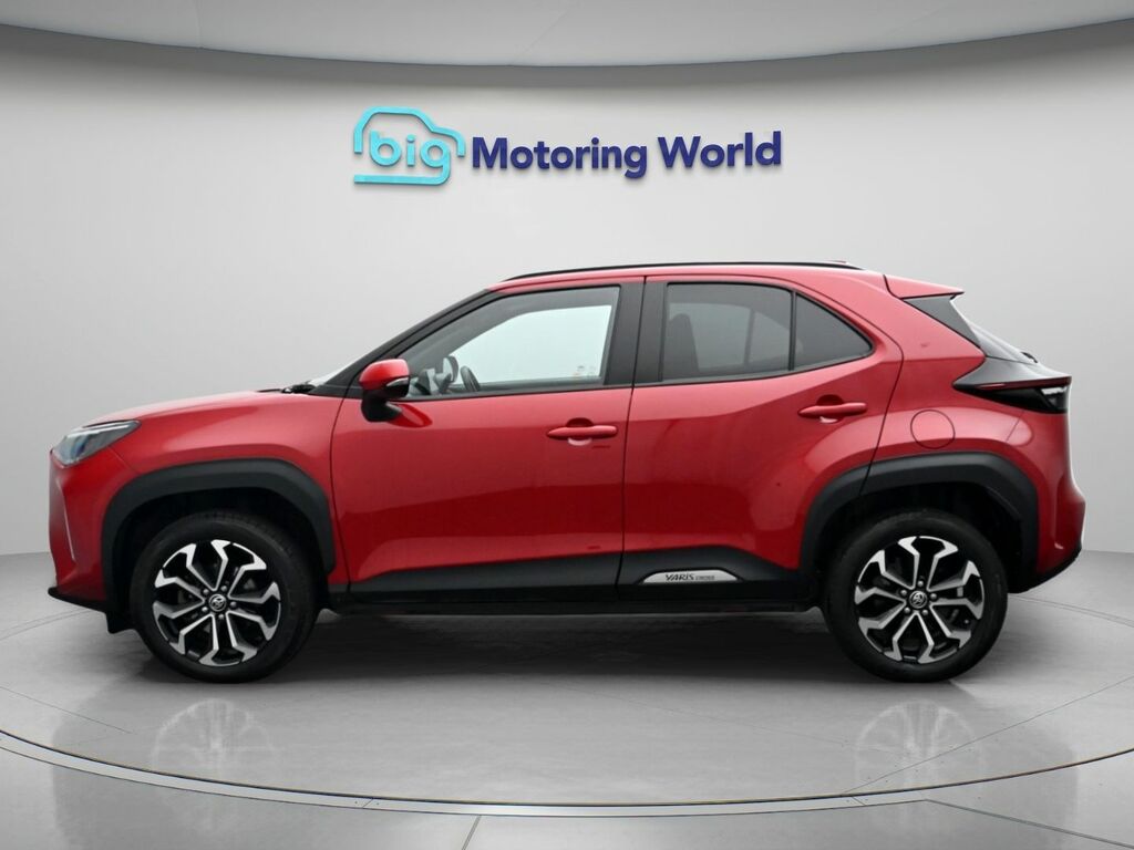 Toyota Yaris Cross Design Red #4