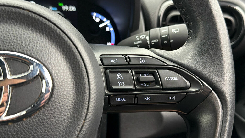 Toyota Yaris Cross 1.5 Hybrid Gr Sport Cvt Estate Black #23