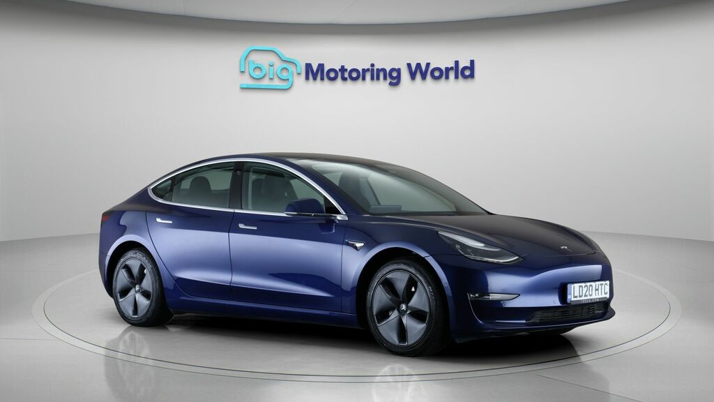 Tesla Model 3 Long Range Blue