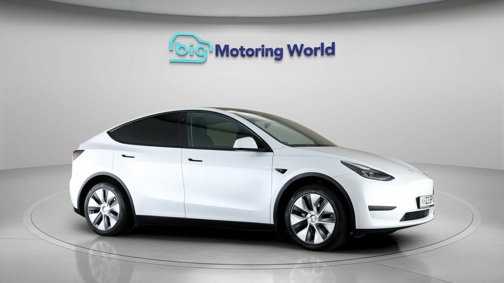 Tesla Model Y Y Model Y Rwd White
