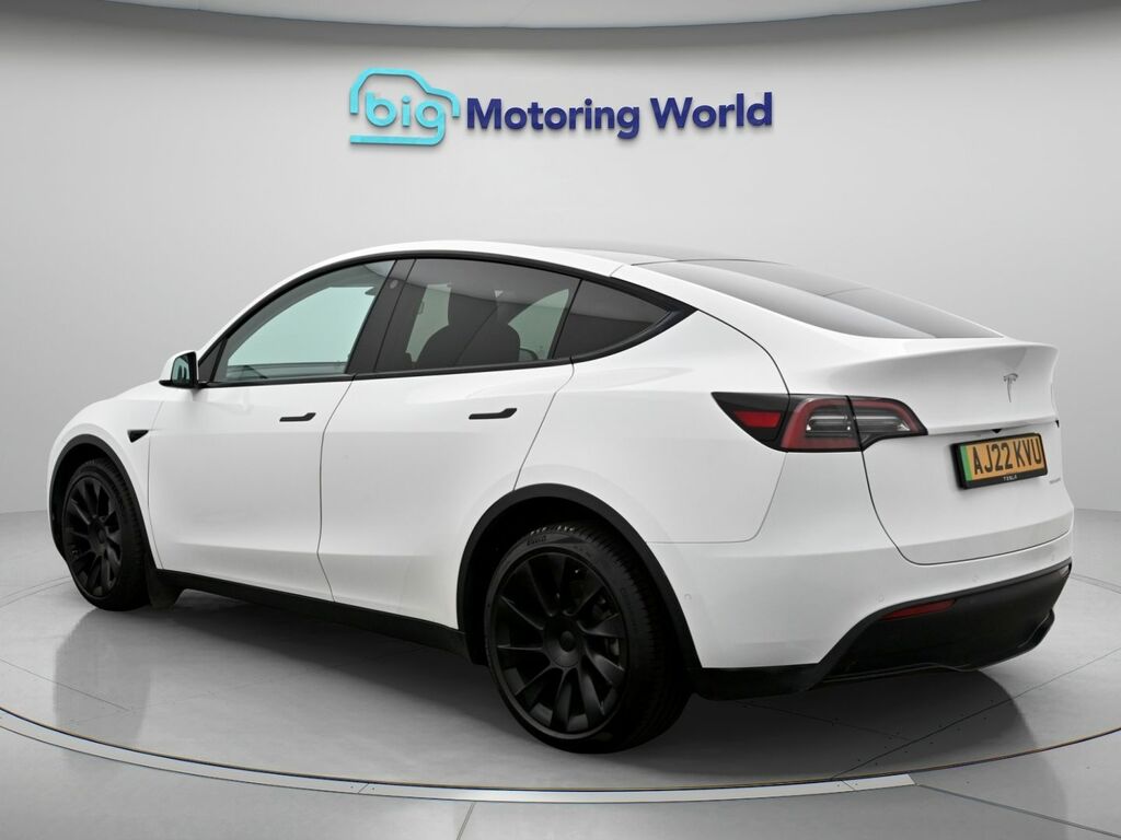 Tesla Model Y Long Range AJ22KVU White #5
