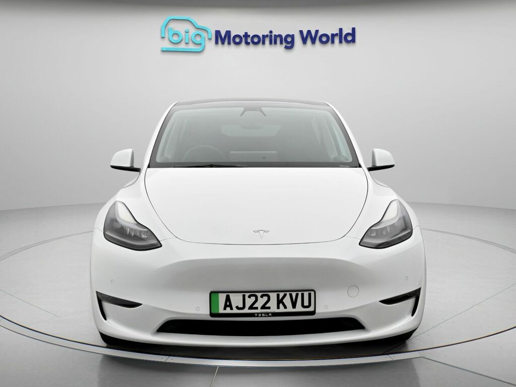 Tesla Model Y Long Range AJ22KVU White #2