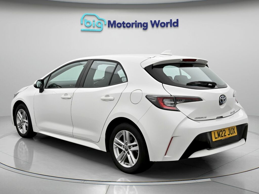 Toyota Corolla Icon White #5