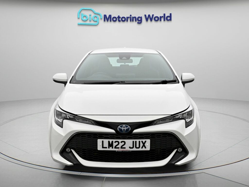 Toyota Corolla Icon White #2
