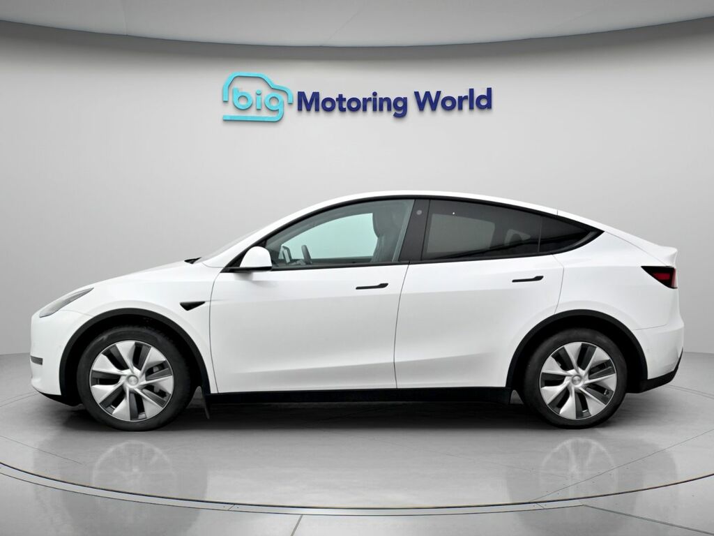 Tesla Model Y Long Range AJ22KWD White #4