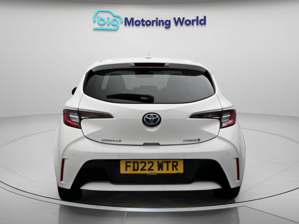 Toyota Corolla Design FD22WTR White #6
