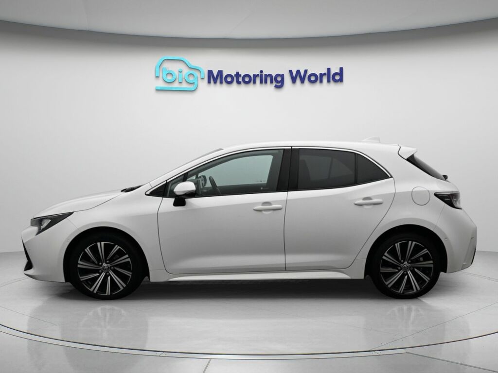 Toyota Corolla Design FD22WTR White #4