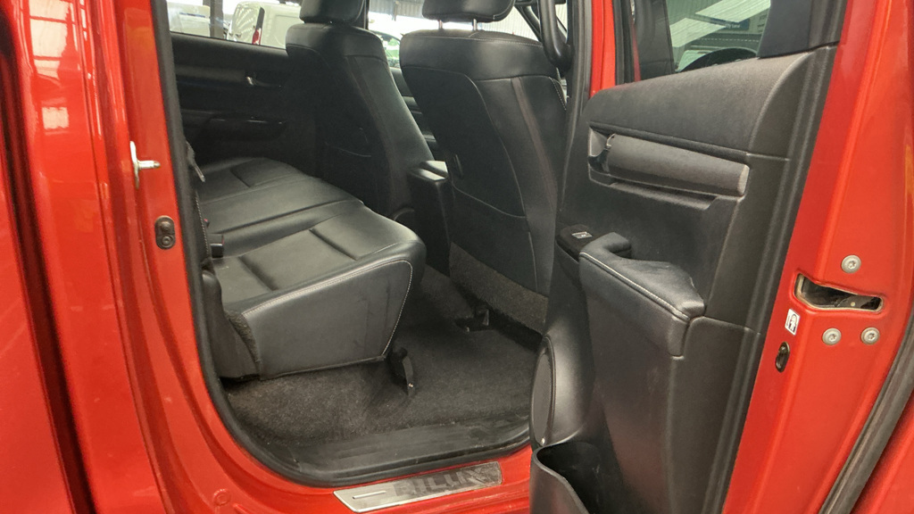 Toyota HILUX 2.8 D-4d Invincible X 4Wd Euro 6 Ss Black #10