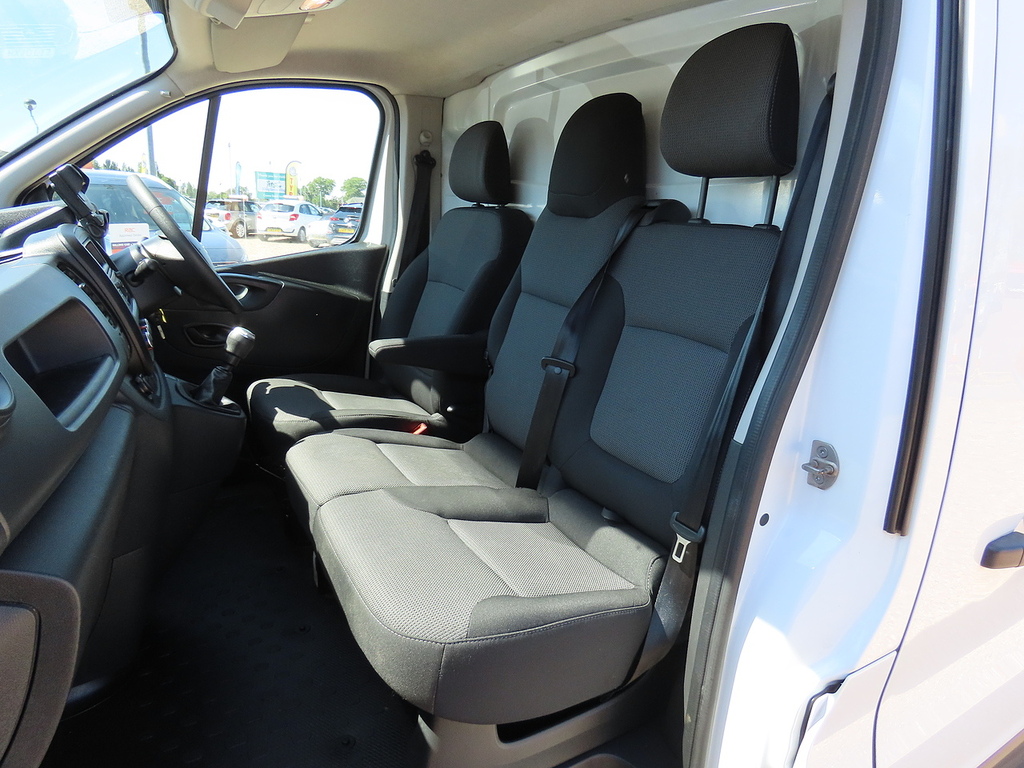 Nissan NV300 1.6 Dci 125Ps H1 Acenta Platform Cab Grey #8