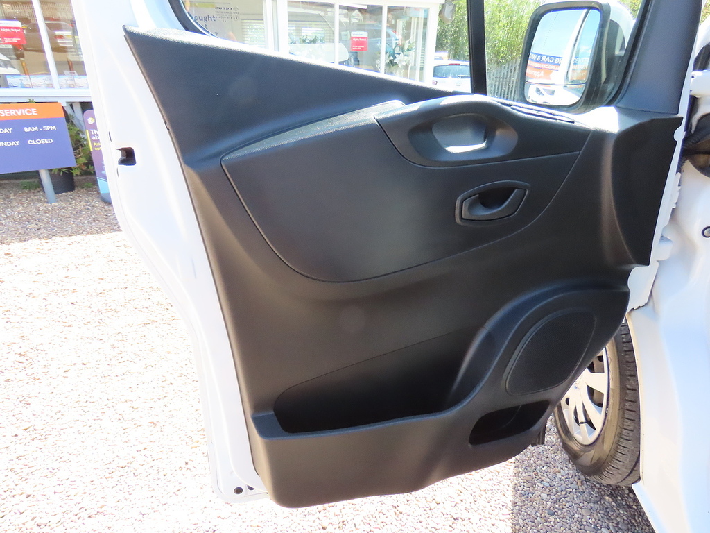 Nissan NV300 2.0 Dci 28 Acenta Panel Van L1 H White #6