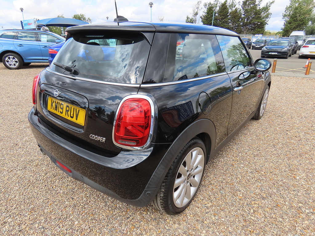 Mini Hatch 1.5 Cooper Classic Hatchback Eur KW19RUV Black #4