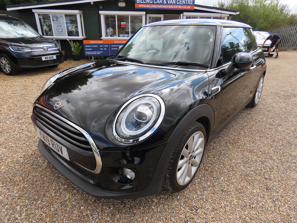 Mini Hatch 1.5 Cooper Classic Hatchback Eur KW19RUV Black #2