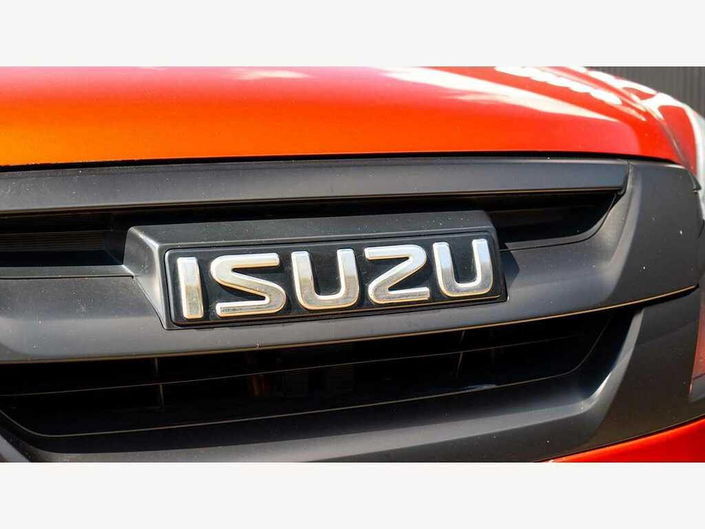 Isuzu D-Max Arctic Trucks Red #3