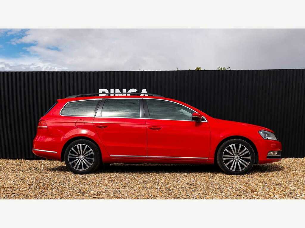 Volkswagen Passat Executive Tdi Bmt VE63WHV Red #6