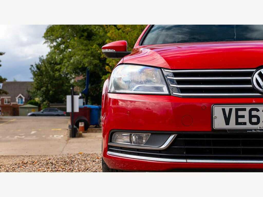 Volkswagen Passat Executive Tdi Bmt VE63WHV Red #3