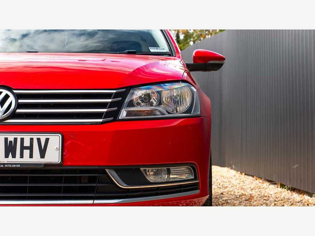 Volkswagen Passat Executive Tdi Bmt VE63WHV Red #4