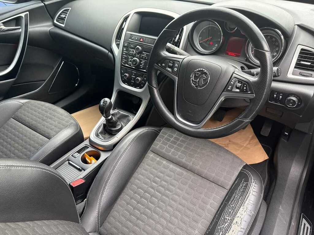 Vauxhall Astra GTC Sri Cdti S S Black #4