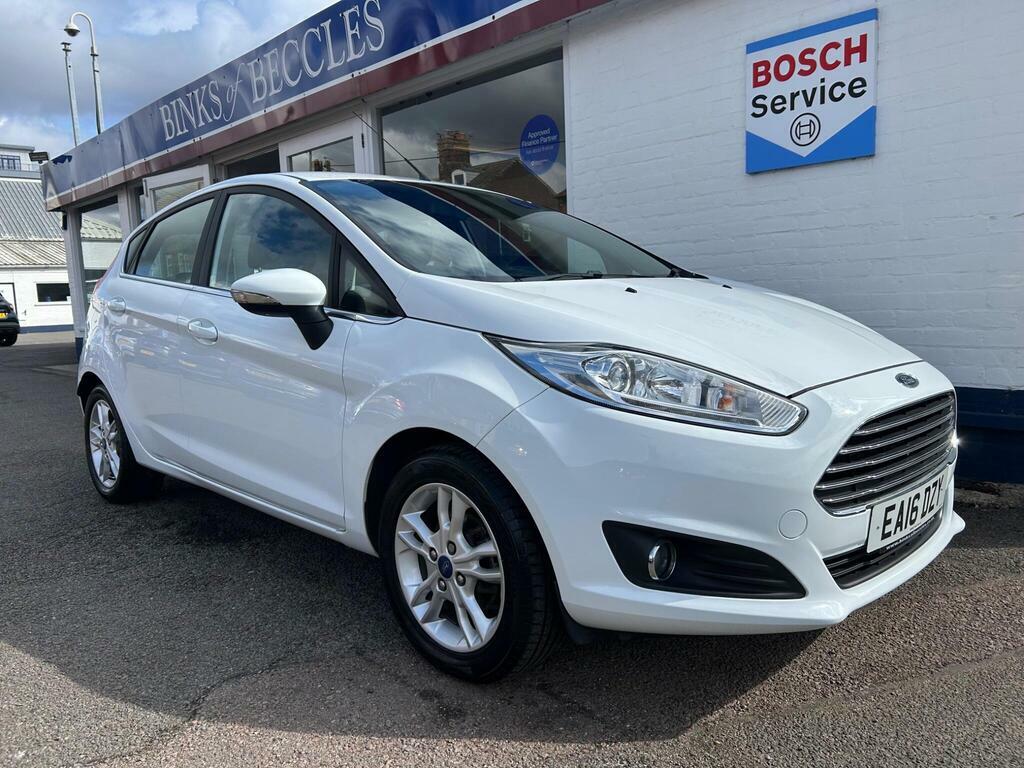 Ford Fiesta 1.25 Zetec Euro 6 White