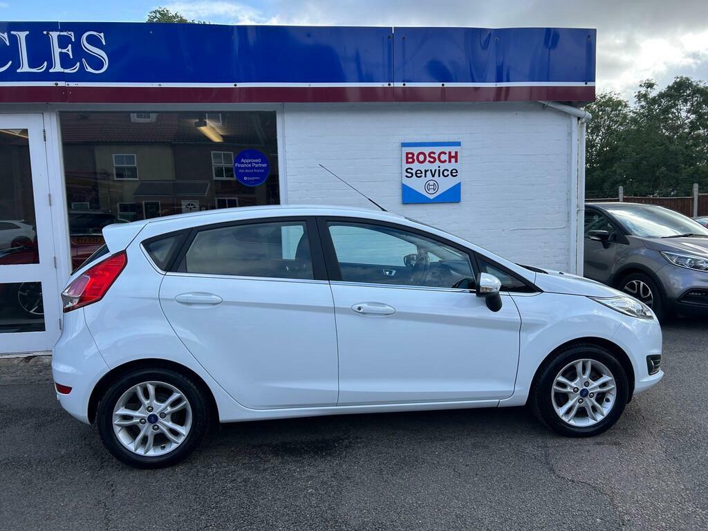 Ford Fiesta 1.25 Zetec Euro 6 EA16DZY White #5