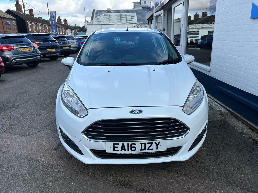 Ford Fiesta 1.25 Zetec Euro 6 EA16DZY White #2