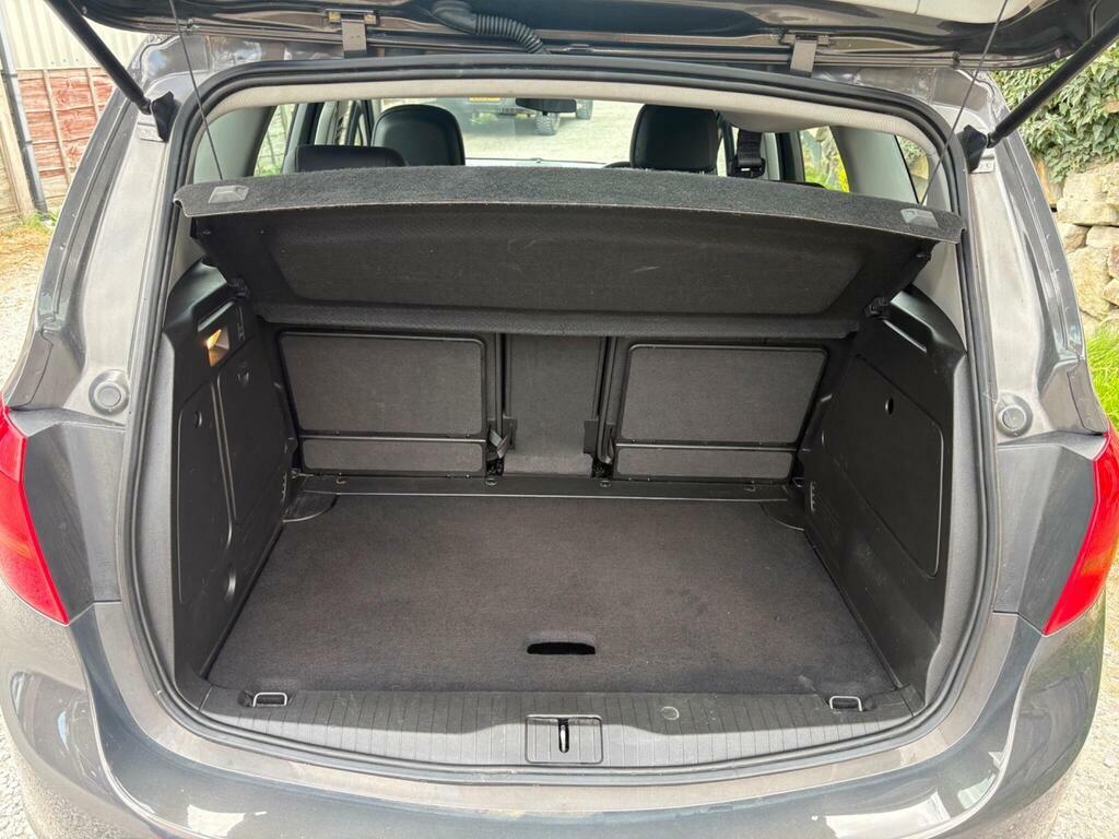 Vauxhall Meriva 1.4I Life Mpv Red #9