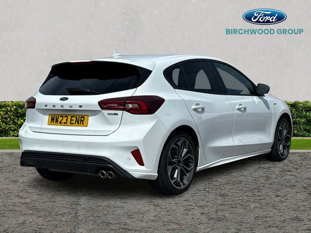 Ford Focus 1.0 Ecoboost Hybrid Mhev 155 St-line Vignale MW23ENR White #3