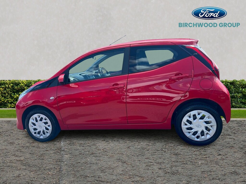 Toyota Aygo 1.0 Vvt-i X-play Tss Red #6
