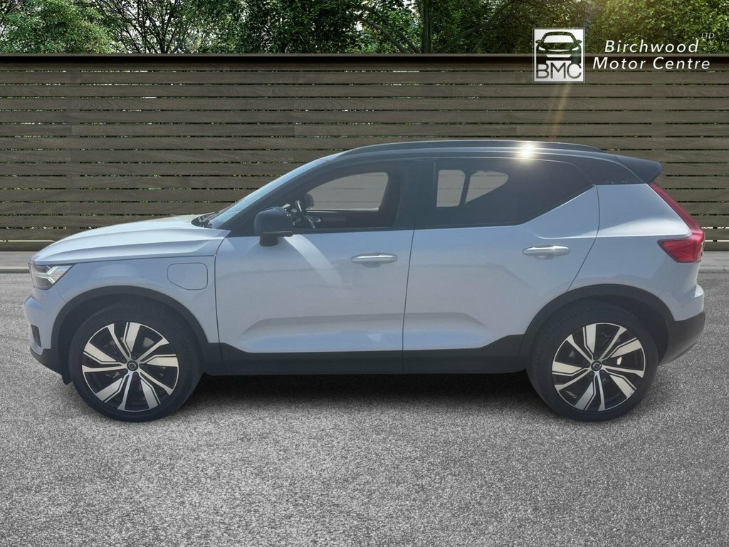 Volvo XC40 1.5L R-design Pro KT71FKN Silver #4