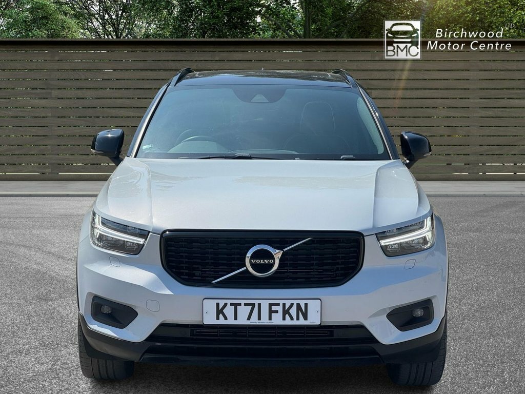 Volvo XC40 1.5L R-design Pro KT71FKN Silver #2