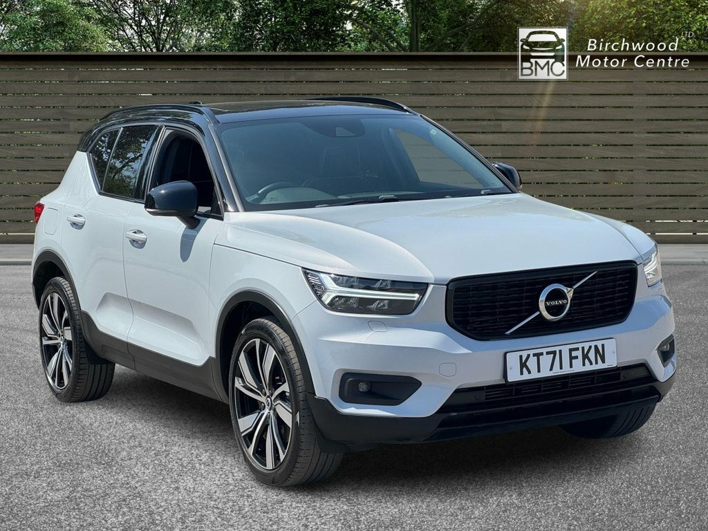 Volvo XC40 1.5L R-design Pro Silver